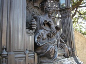 Memorial in the wall for Queen Alexandra