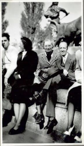 Bill? and Ruth with beret, May 1945 at the Gefion Fountain Copenhagen