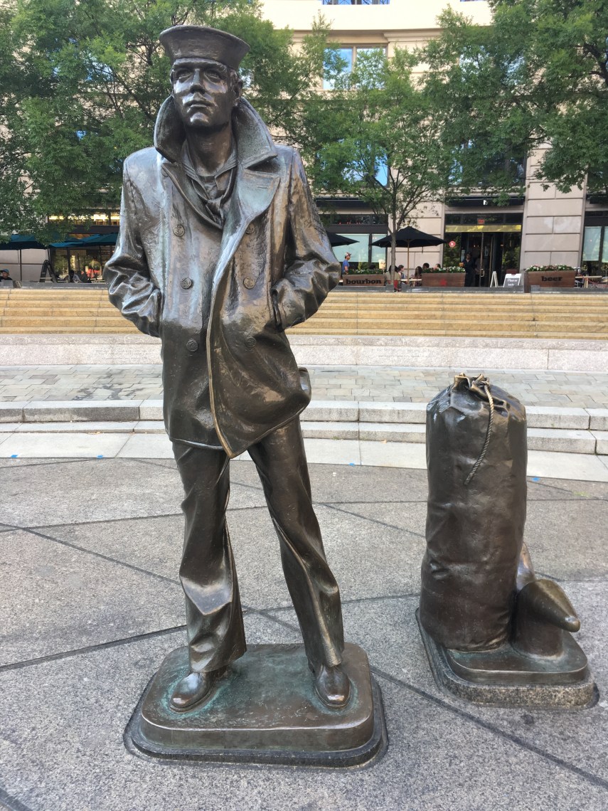 USNavalMemLoneSailor