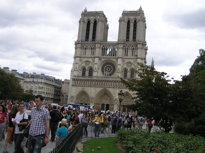 All tourists want to see Notre Dame 2011