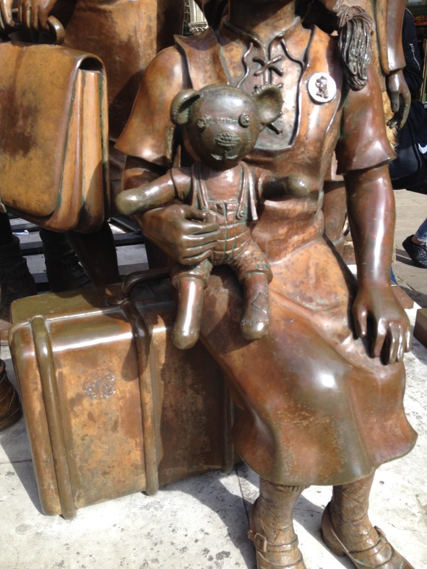 Detail from a memorial group of Jewish children arriving at the Liverpool Street Station by Frank Meisler (1925-2018)