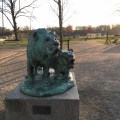 A sculpture of two lions in a Copenhagen&nbsp;park